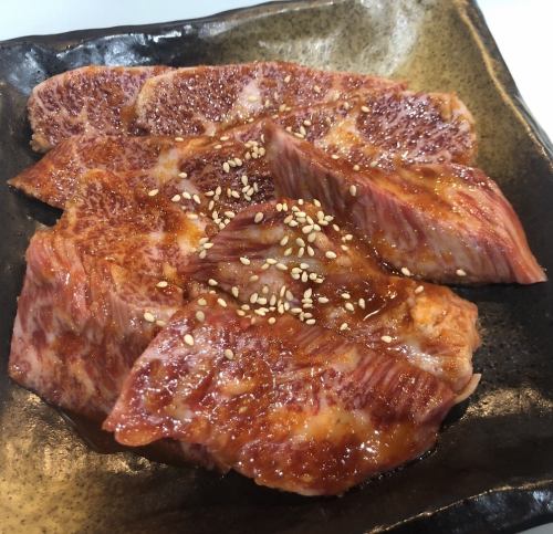 【ハラミを贅沢に食らう】上ハラミ2145円(税込)