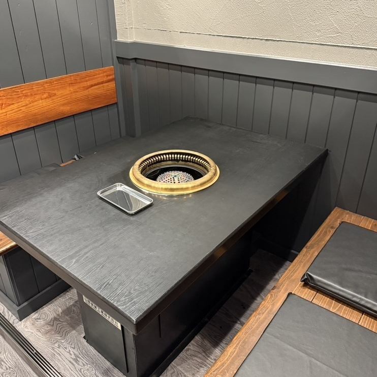 全席半個室空間で、落ち着いてお食事と会話をお楽しみ頂けます。