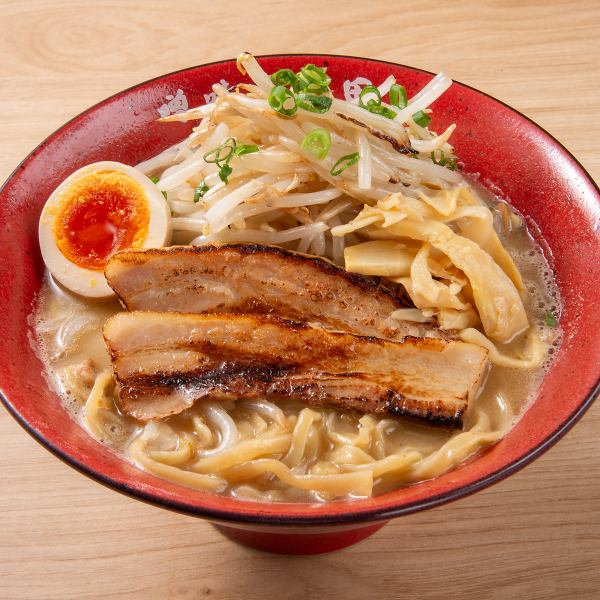 【スープに絡む！】香ばしさが爆発！福岡で味わう濃厚味噌ラーメン