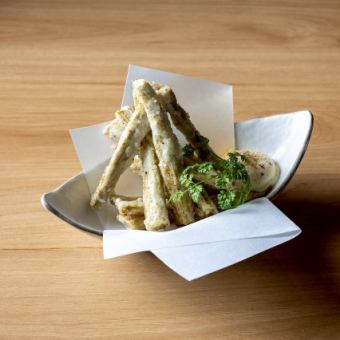 自家製山椒塩のゴボウ唐揚げ
