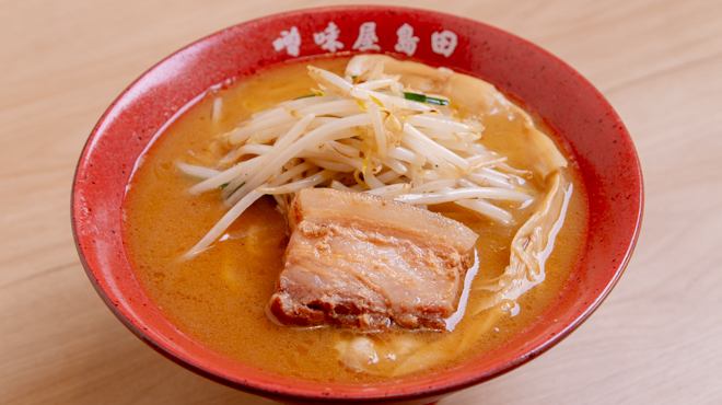 【スープに絡む!】香ばしさが爆発!福岡で味わう濃厚味噌ラーメン