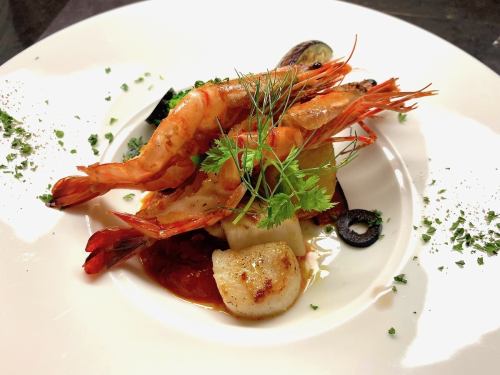 Teppanyaki with head shrimp and scallops