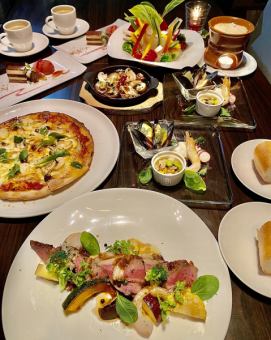 【牛排虾】双人套餐★ 7,400日元(两人份)。提前一天预订可获赠一杯祝酒饮品。