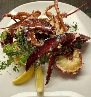 ★龍蝦套餐7500日圓。預訂包含一杯迎賓飲料！