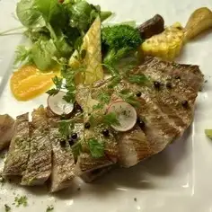 オリーブ牛の鉄板焼き