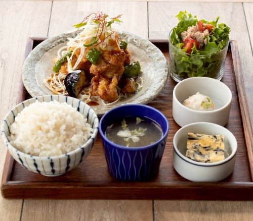 ▲お肉定食　茄子とピーマンと若鶏の唐揚げ　黒酢おろし