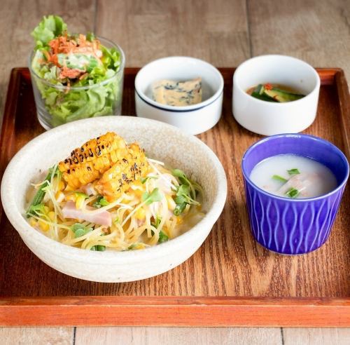 ●Pasta set meal Japanese-style cream pasta with bacon and kidney beans