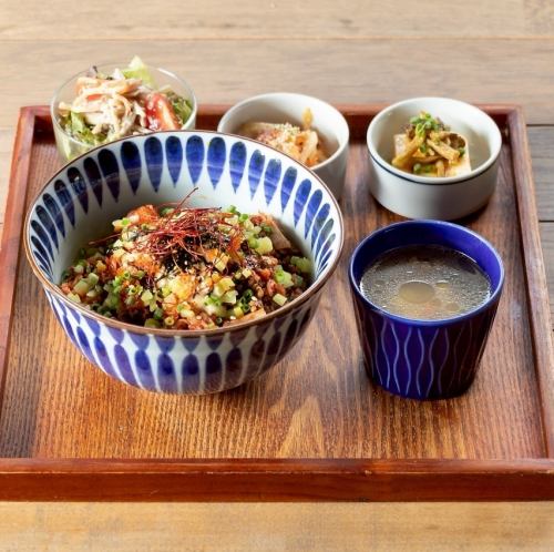 LUNCH　TIME　11：00～15：00