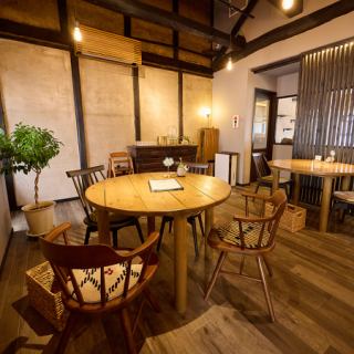 古民家をリノベーションした店内