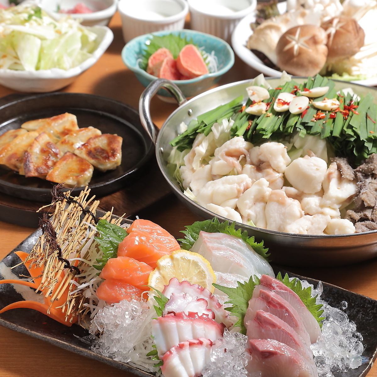 当店1番人気の博多もつ鍋醤油味！コラーゲンたっぷり！