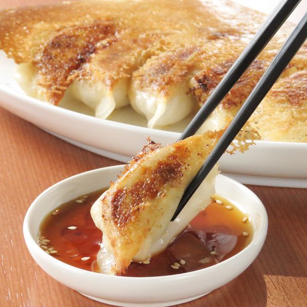 【毎日手仕込み！肉汁あふれる自家製餃子 、水餃子、小籠包、焼売など自慢の点心類★