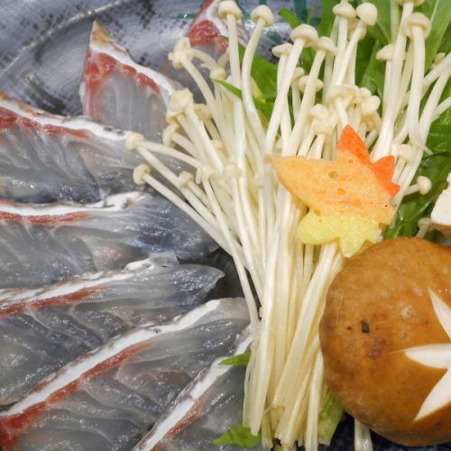 鲷鱼涮涮锅配鲷鱼汤