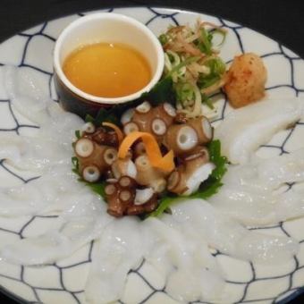 (Live) Octopus sashimi