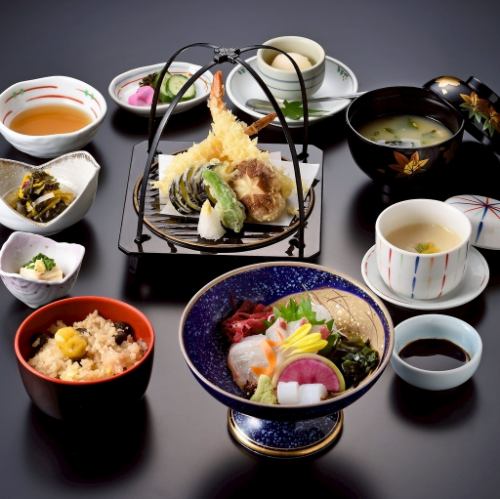 しゃぶしゃぶだけじゃない。枯淡の御膳で味わう和の贅沢。ディナーはもちろんランチにも是非。