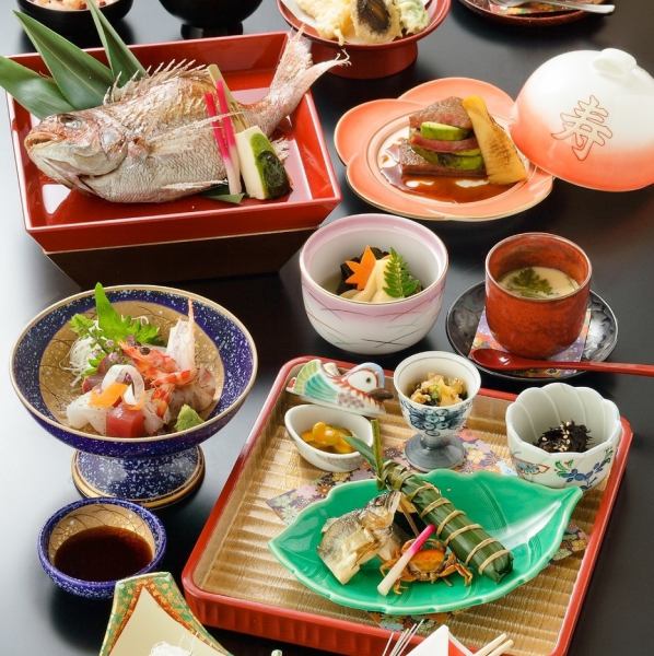 特別な日や接待、慶事にも最適。枯淡の上質な会席コースをご用意。至福の時間を演出いたします。