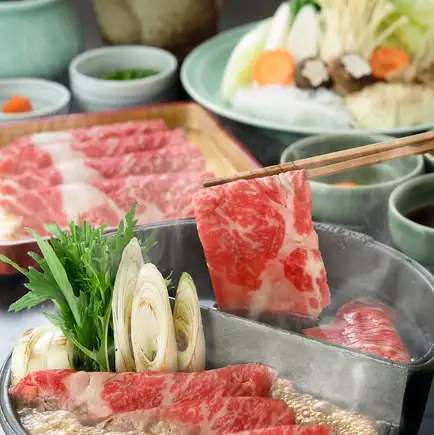 【仅限食物】国产牛肉和黑豚猪肉涮涮锅及寿喜烧自助餐:7300日元