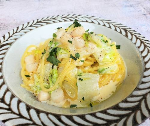 Monthly pasta [Scallop and Chinese cabbage cream pasta]