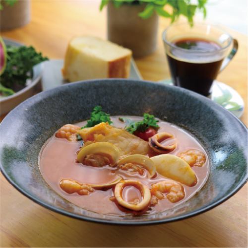 Monthly main dish: Cod and plenty of seafood bouillabaisse