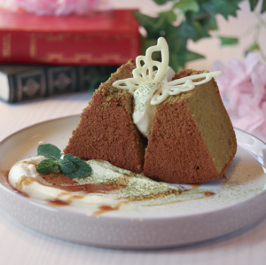 Matcha Chiffon Cake with White Chocolate and Fresh Cream
