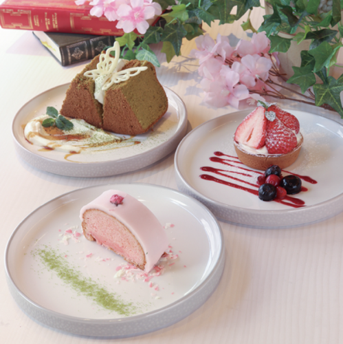 春限定スイーツが登場。華やかな季節のデザートをぜひお楽しみください。540(税込）～