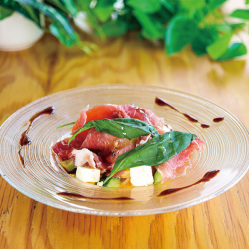 夏限定!1日限定10食★生ハムとクリームチーズの冷製トマトパスタ 1480円(税込)