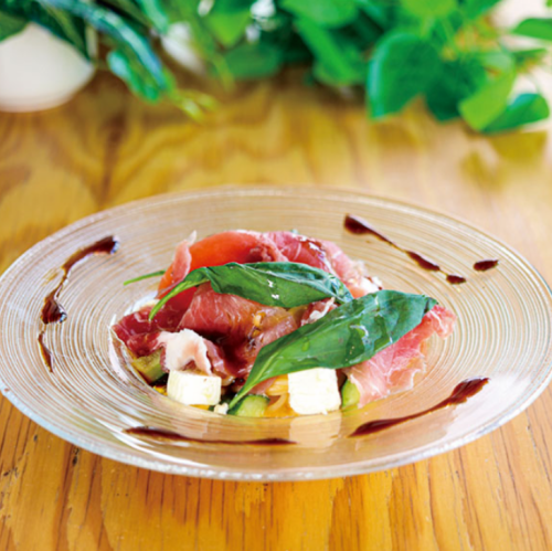 【夏限定】生ハムとクリームチーズの冷製トマトパスタ