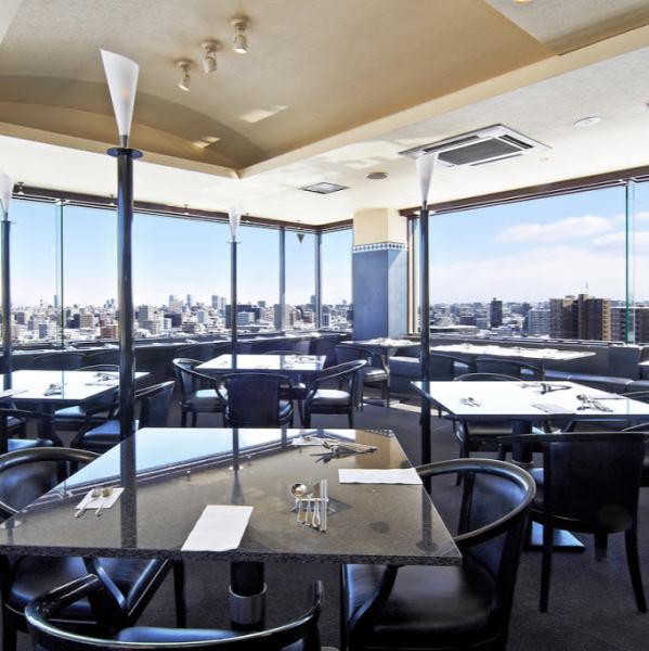 [Lunch view] You can see the view of the city of Sapporo from the 270-degree glass-walled restaurant.You can spend a relaxing time in an extraordinary space.