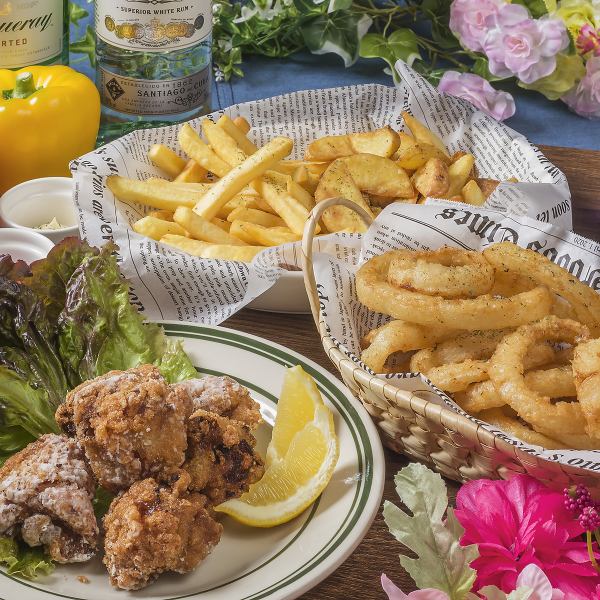 You can also enjoy handmade and carefully selected fried chicken completely in-store ★ All-you-can-drink of 3 types of frites and over 100 types included ⇒ 3000 yen ♪
