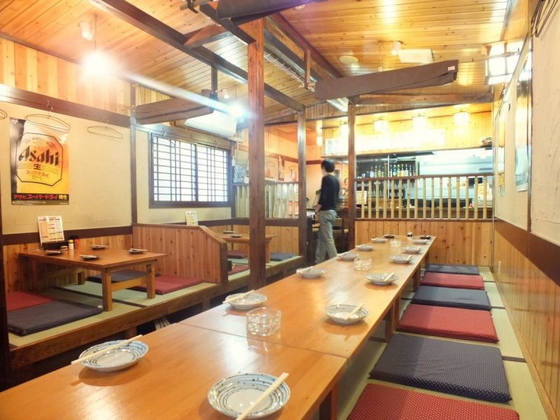 The tatami mat seats recommended for company banquets can be used by up to 26 people! Charter is 25 people ~! All-you-can-drink course is 3300 yen ~
