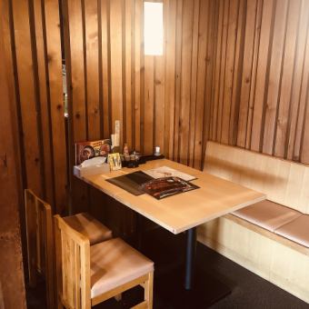 4名様掛けのテーブル席です。