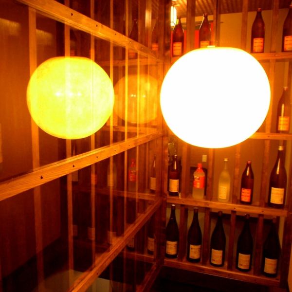 When you go up to the 2nd floor, a lot of alcohol welcomes you.We also offer rare shochu and sake.