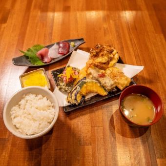 サクサク天ぷらセット6品2000円(税込)