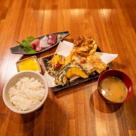 サクサク天ぷらセット6品2000円(税込)