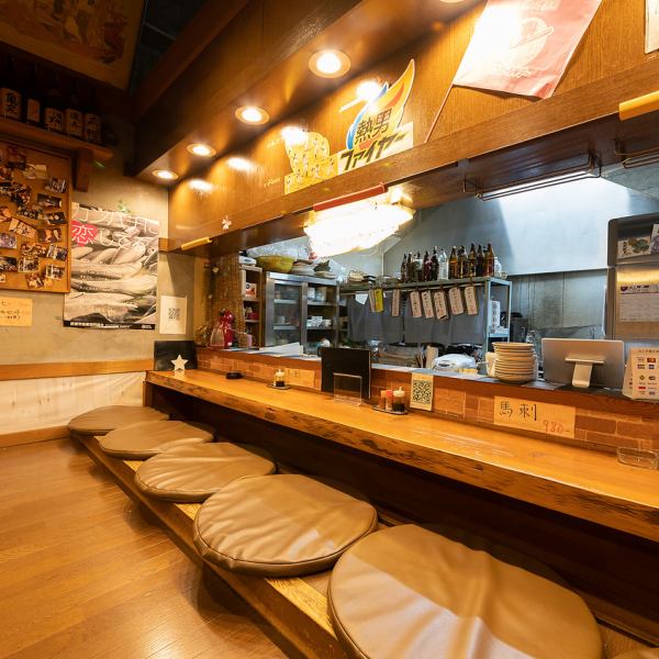 [One person is also welcome!] We have a counter seat for digging so that even one person can relax.You will be asked to take off your shoes when you enter our restaurant, so you can relax and enjoy your meal at any seat. ◎ Small groups such as one person or a couple are welcome!