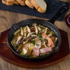 bacon and mushroom ajillo