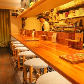 【Counter seats】 One person warmly welcomes! It is the attraction of our shop to casually visit us ♪