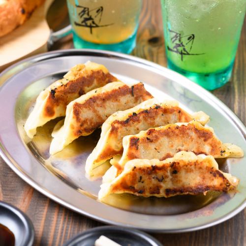 手作りギョーザ　一人前6ケ入り