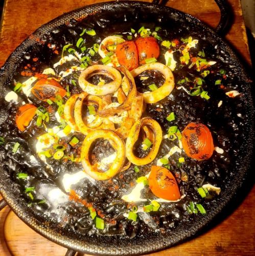 イカ墨のパエリア