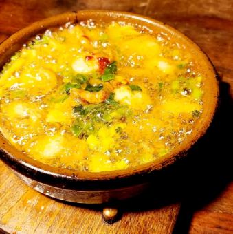 ベビーホタテのアヒージョ