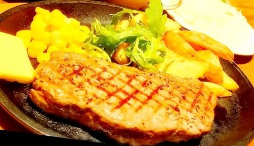 熱々!!鉄板のサーローインステーキ 150g ライス付き