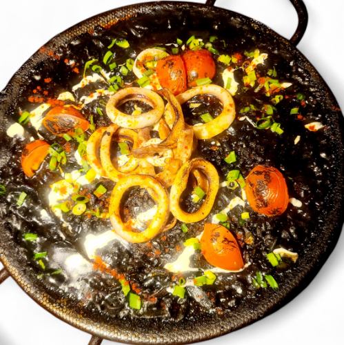 イカ墨のパエリア