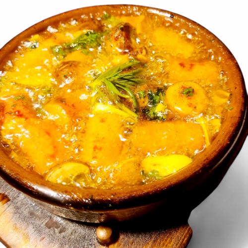 ソーセージとマッシュルームのアヒージョ