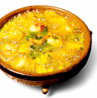 ベビーホタテのアヒージョ