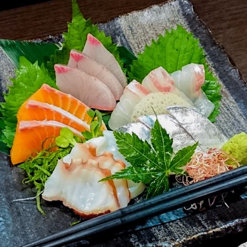 我們有使用田崎市場直接採購的食材製作的生魚片！