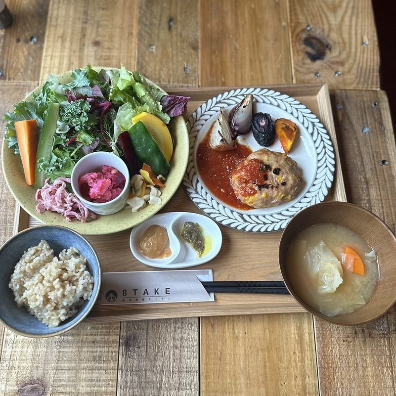 芝贝农场直营◆可以享用大量蔬菜的咖啡厅和餐厅◆晚上提供套餐和无限畅饮