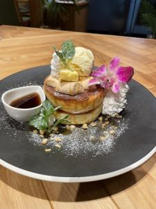 구운 카라멜 마시멜로 팬케이크