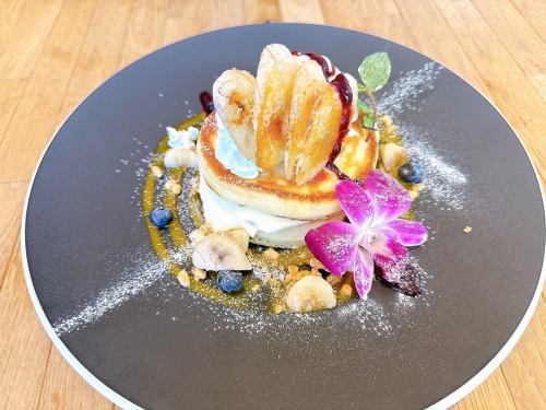 블루베리와 바나나 & 요구르트 커스터드 팬케이크