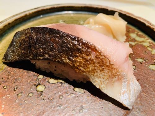 优质烤鲭鱼握寿司