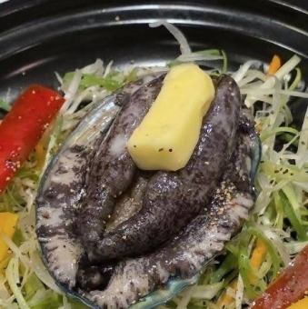 活あわびの踊り陶板蒸し焼き