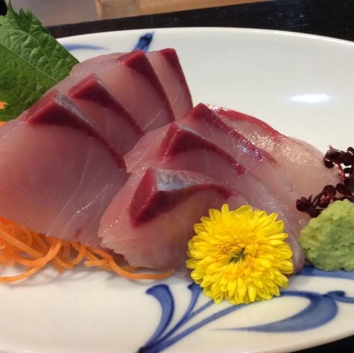 松山前天然ハマチお刺身